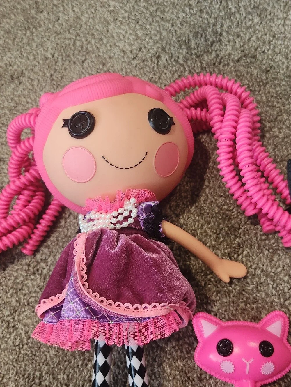 Lalaloopsy Confetti Carnivale Silly Hair Doll w Mask, Pet Cat, Hair Accessories